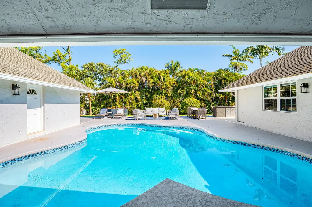 8811 Pinion Drive Wellington FL 33467