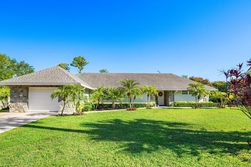 8811 Pinion Drive Wellington FL 33467
