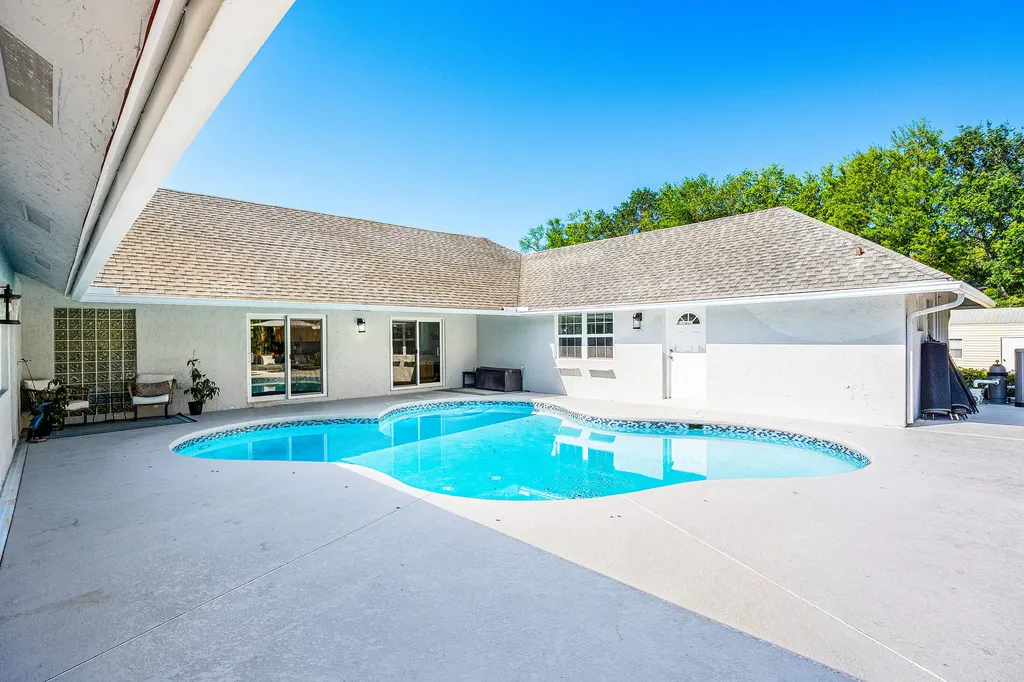 8811 Pinion Drive Wellington FL 33467