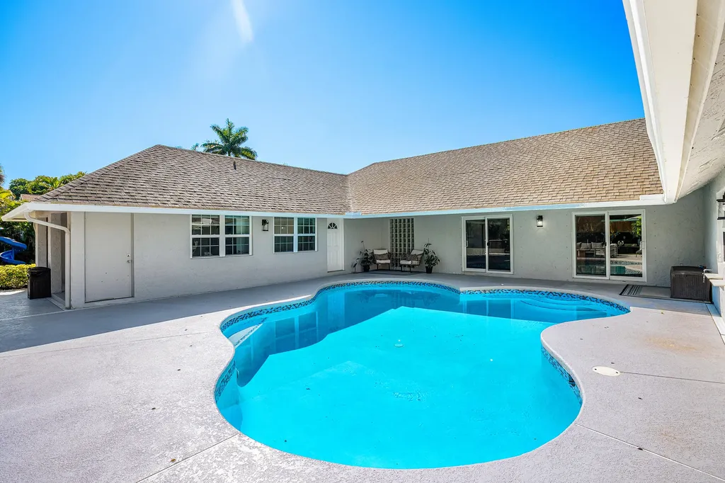8811 Pinion Drive Wellington FL 33467