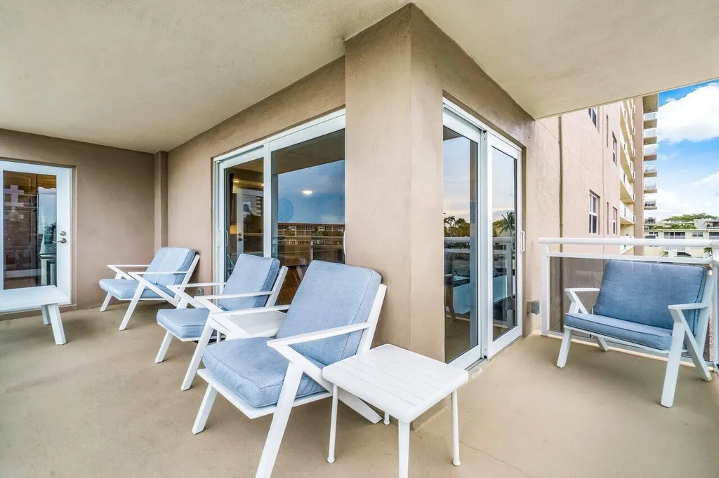1160 Hillsboro Mile Hillsboro Beach FL 33062