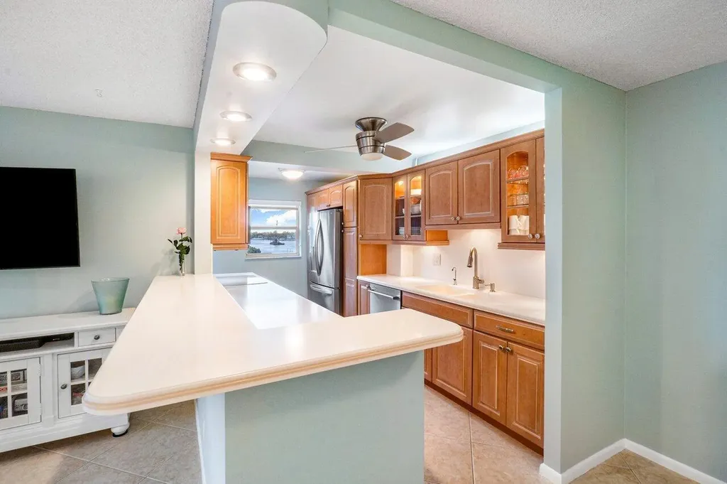 1160 Hillsboro Mile Hillsboro Beach FL 33062