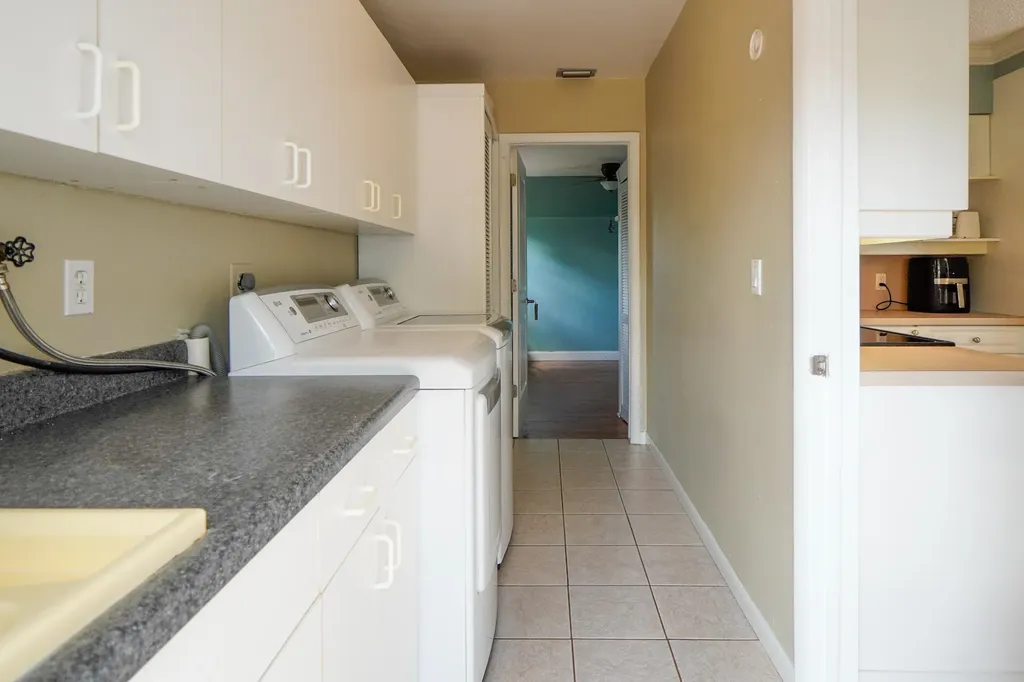 120 W Swan Parkway W Royal Palm Beach FL 33411