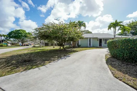 120 W Swan Parkway W Royal Palm Beach FL 33411