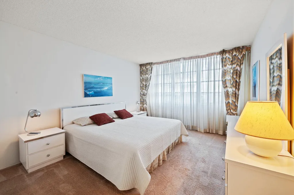 3520 Oaks Way Pompano Beach FL 33069