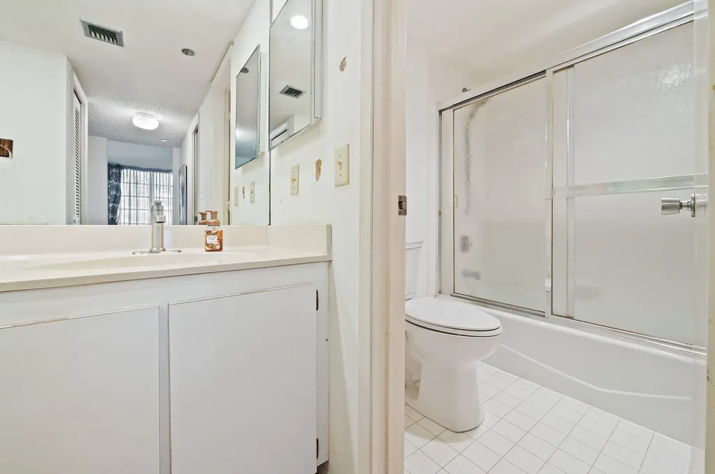 3520 Oaks Way Pompano Beach FL 33069