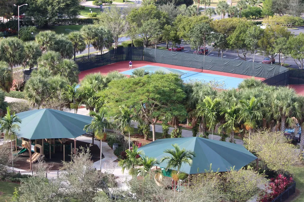 3520 Oaks Way Pompano Beach FL 33069