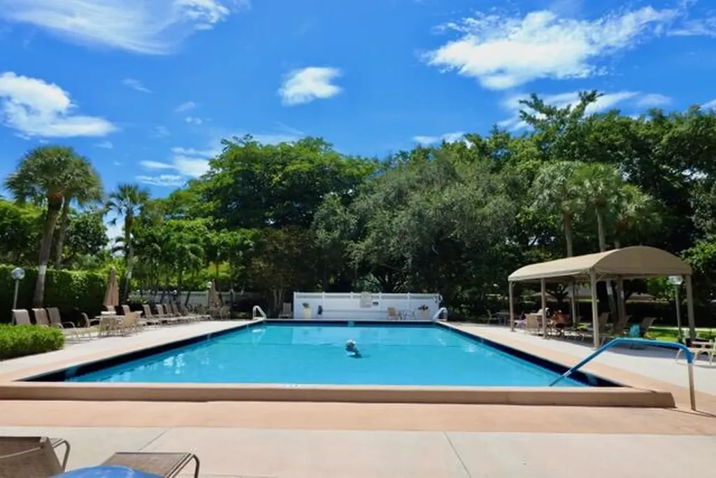 3520 Oaks Way Pompano Beach FL 33069