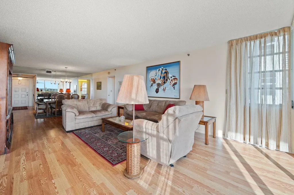 3520 Oaks Way Pompano Beach FL 33069