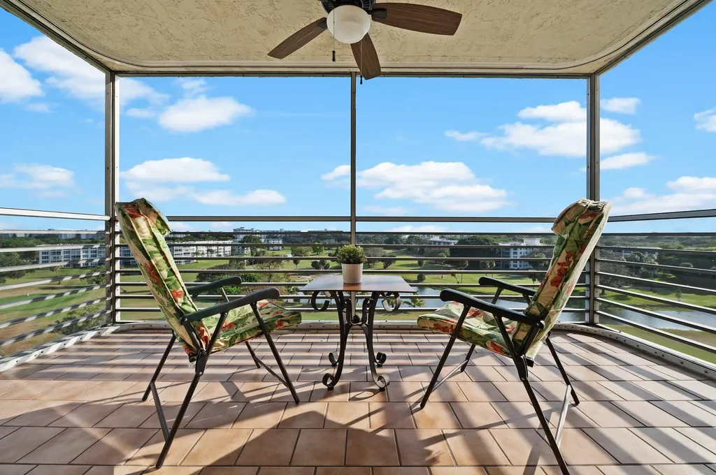 3520 Oaks Way Pompano Beach FL 33069