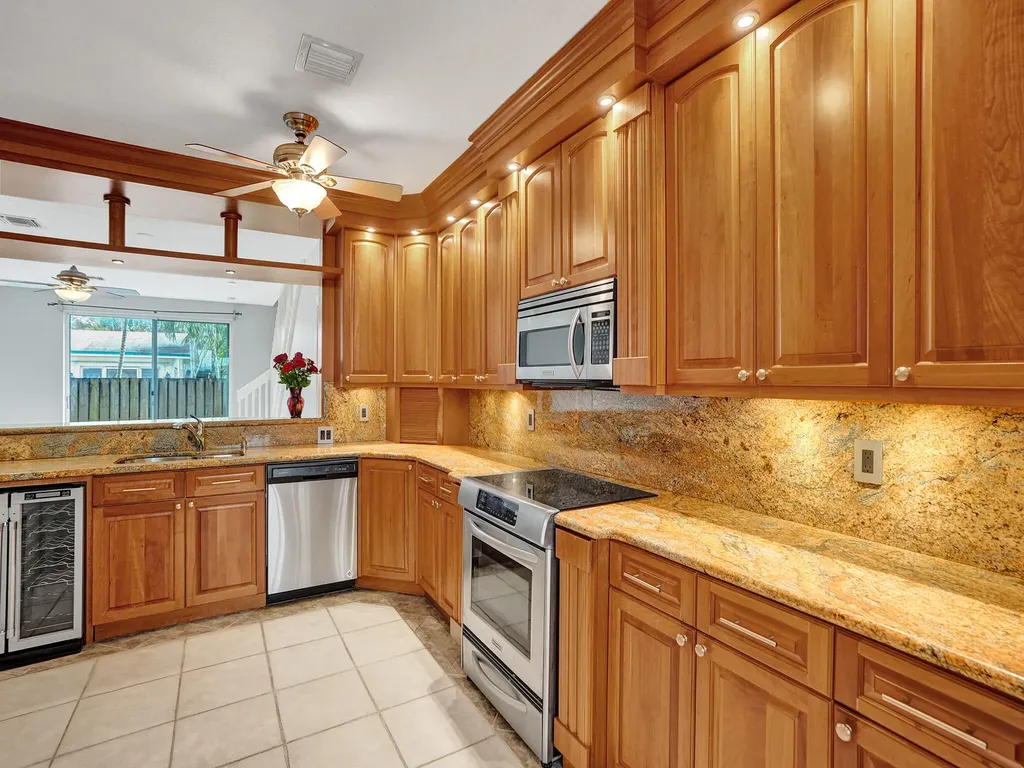1210 W Las Olas Boulevard Fort Lauderdale FL 33312