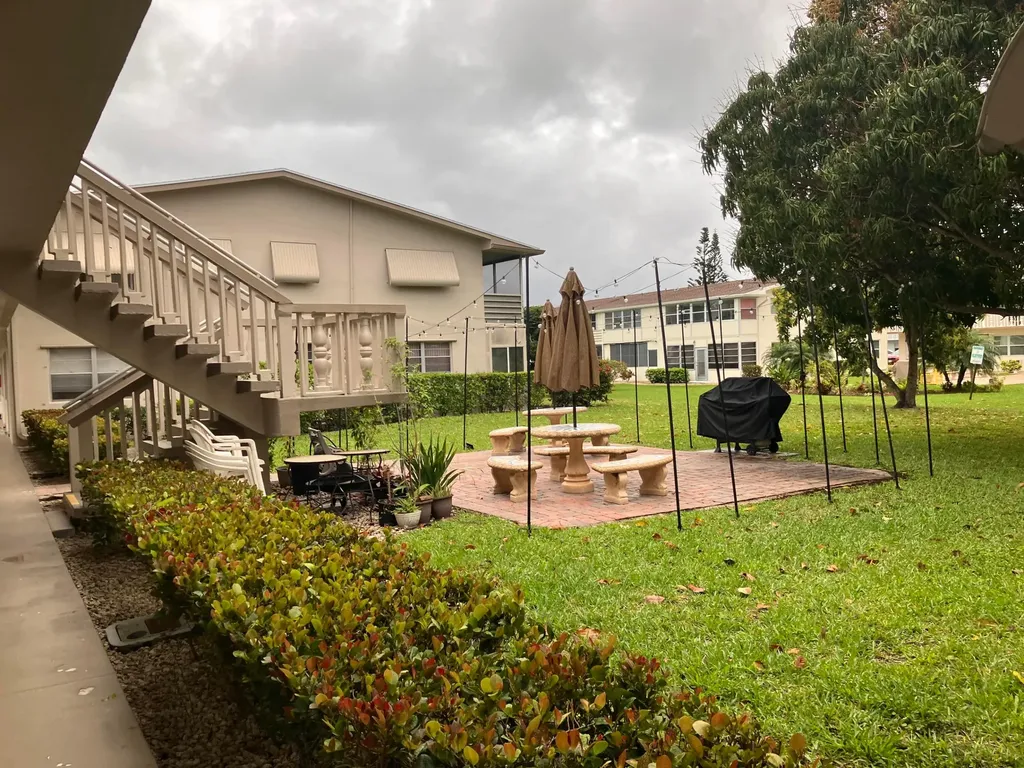 302 Northampton O West Palm Beach FL 33417