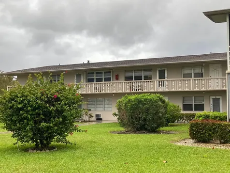302 Northampton O West Palm Beach FL 33417