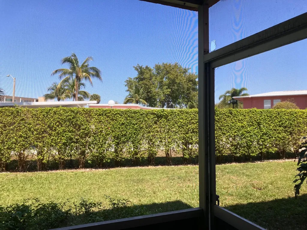 17 Golfs Edge West Palm Beach FL 33417