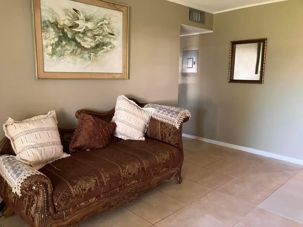 17 Golfs Edge West Palm Beach FL 33417