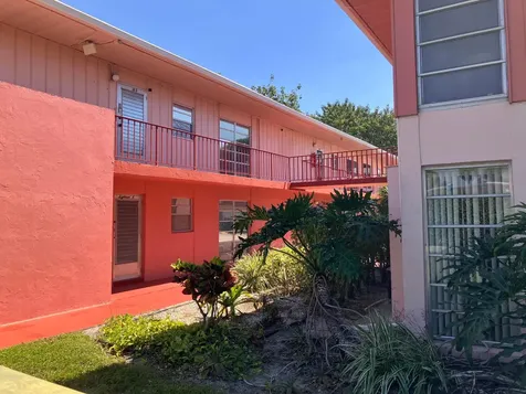 17 Golfs Edge West Palm Beach FL 33417