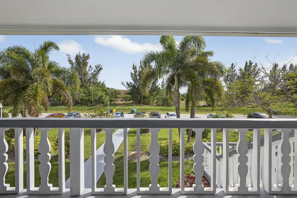 155 Windsor G West Palm Beach FL 33417