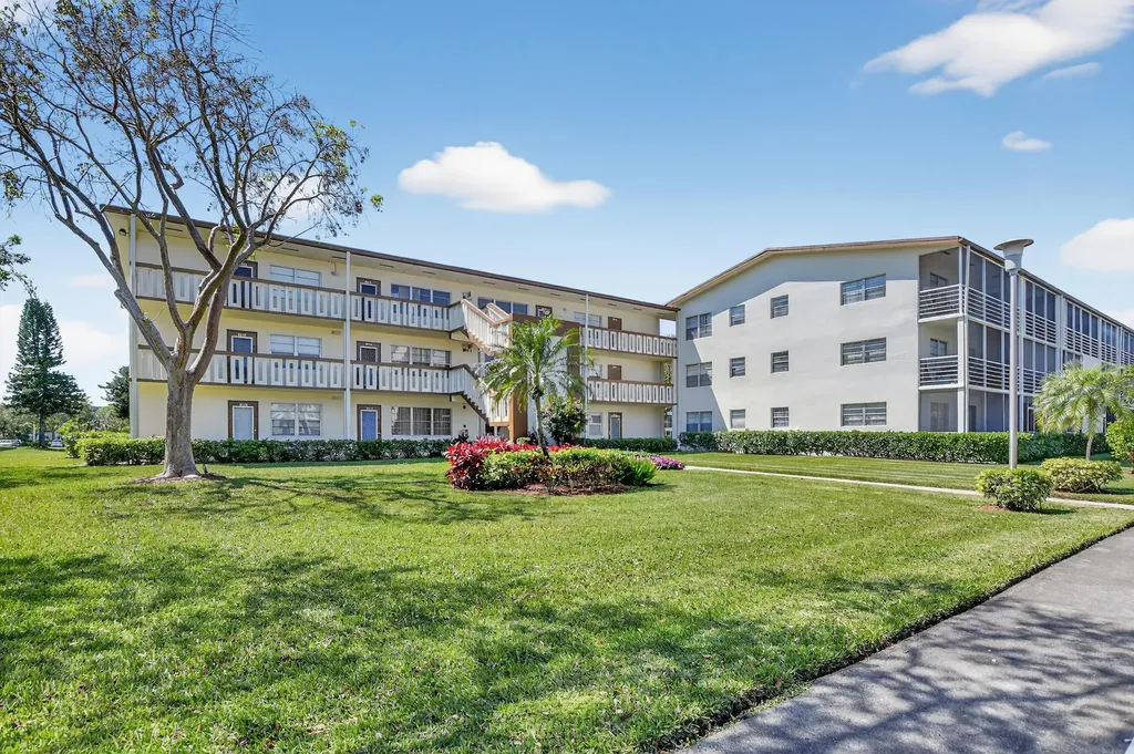 150 Mansfield D Boca Raton FL 33434