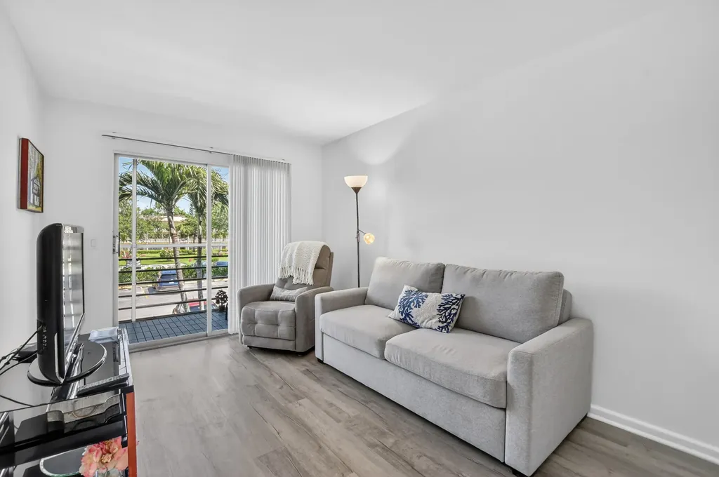 150 Mansfield D Boca Raton FL 33434