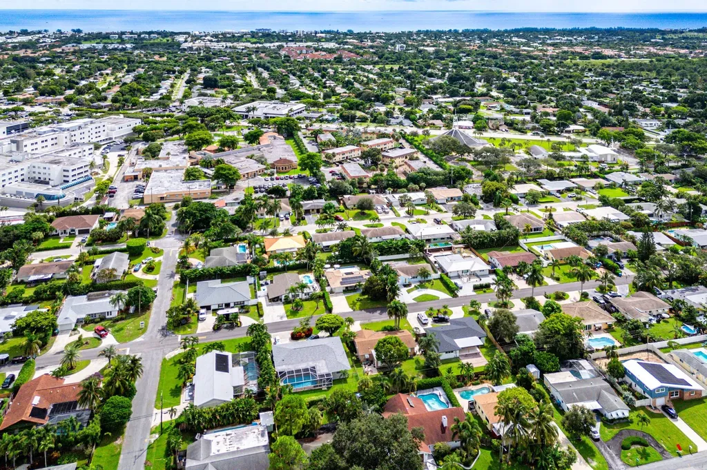 2810 SW 5th Street Boynton Beach FL 33435