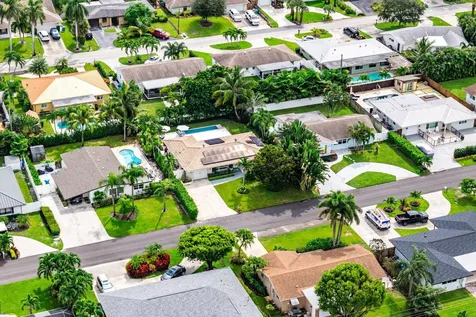 2810 SW 5th Street Boynton Beach FL 33435