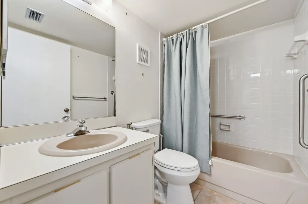 6865 Huntington Lane Delray Beach FL 33446