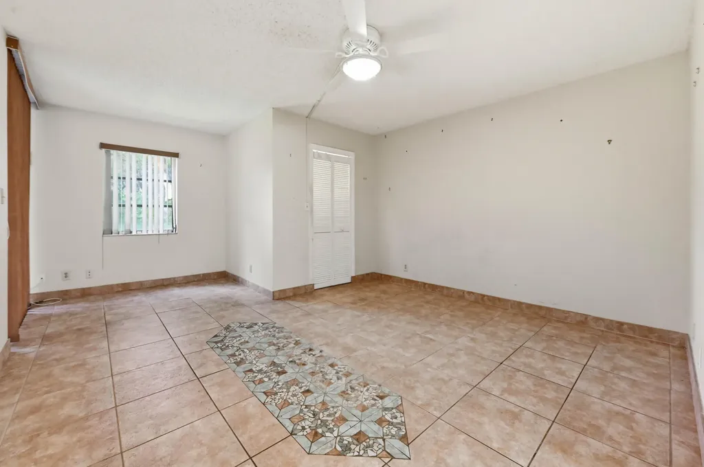 6865 Huntington Lane Delray Beach FL 33446