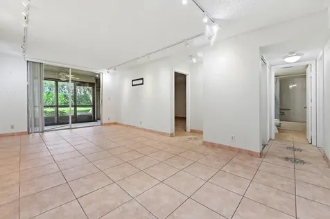 6865 Huntington Lane Delray Beach FL 33446