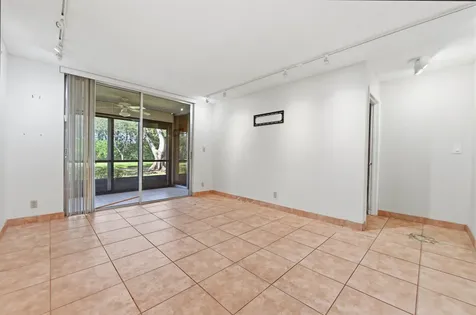 6865 Huntington Lane Delray Beach FL 33446