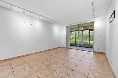 6865 Huntington Lane Delray Beach FL 33446