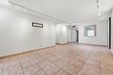6865 Huntington Lane Delray Beach FL 33446