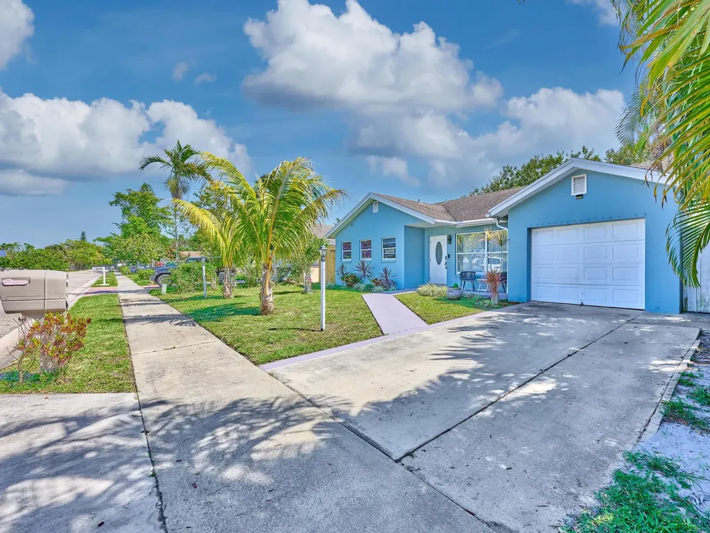 9020 SW 8th Street Boca Raton FL 33433