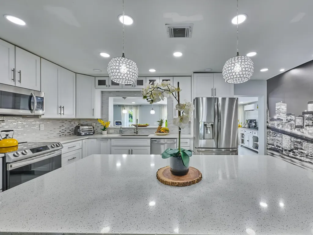 9020 SW 8th Street Boca Raton FL 33433