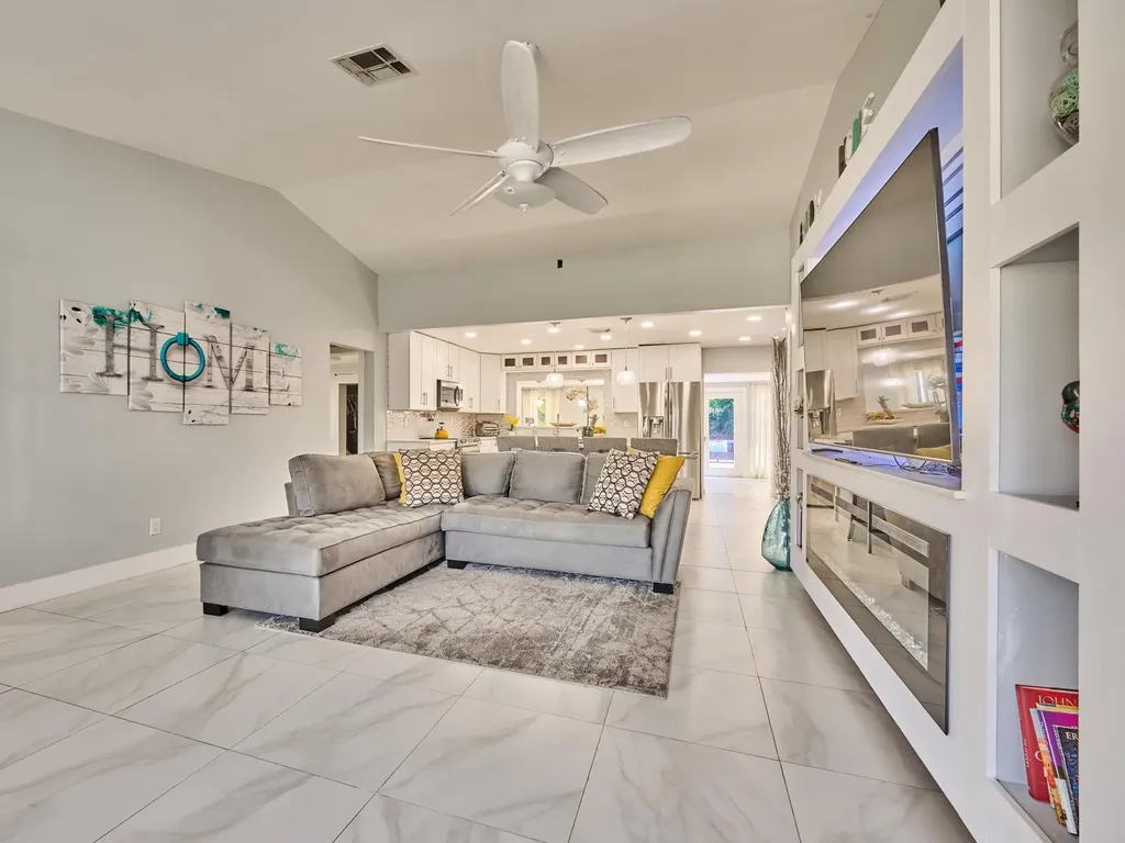 9020 SW 8th Street Boca Raton FL 33433