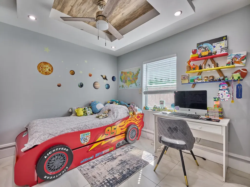 9020 SW 8th Street Boca Raton FL 33433