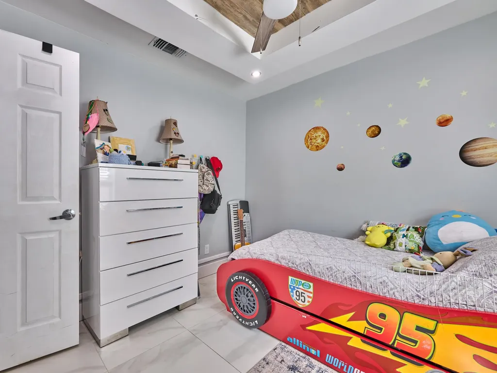 9020 SW 8th Street Boca Raton FL 33433