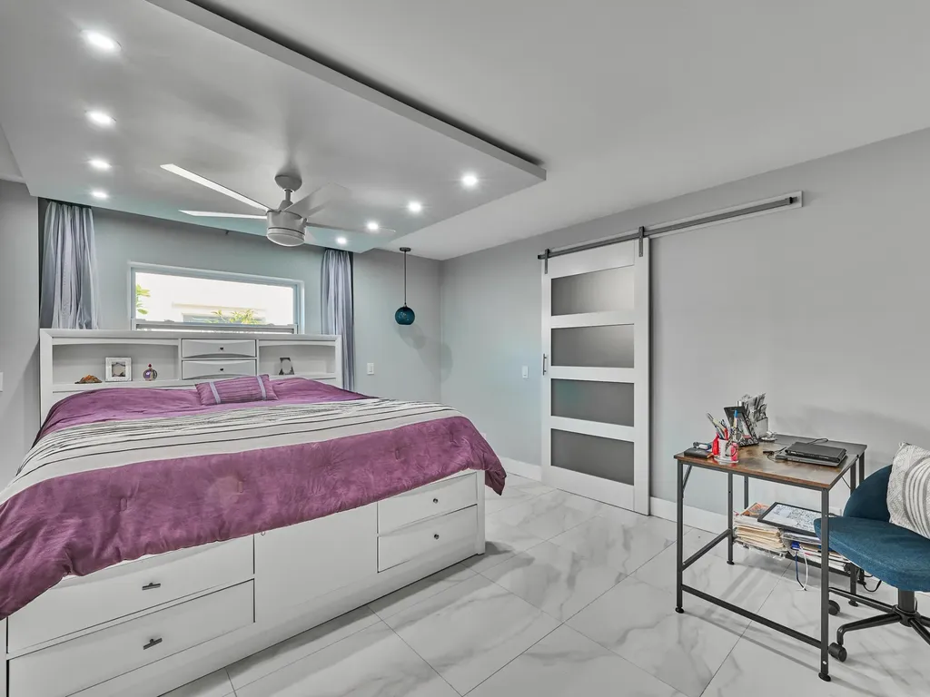 9020 SW 8th Street Boca Raton FL 33433