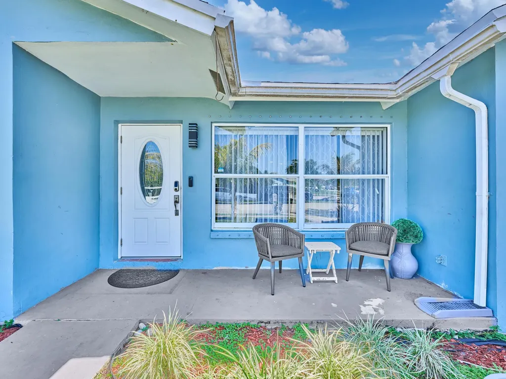 9020 SW 8th Street Boca Raton FL 33433