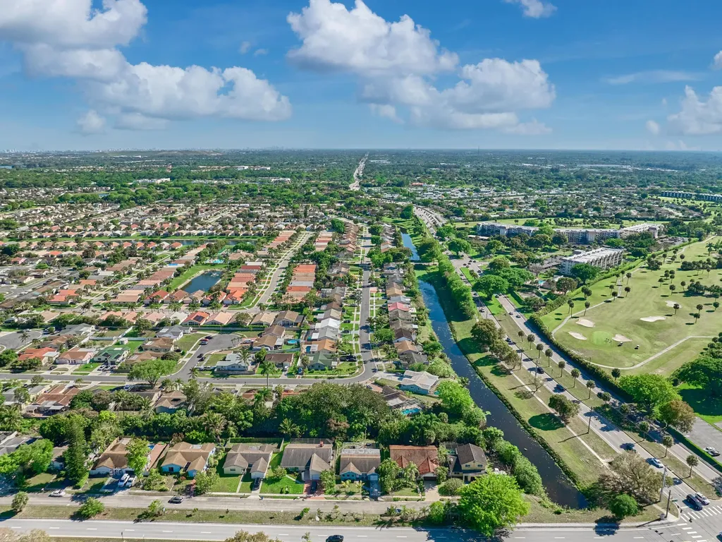 9020 SW 8th Street Boca Raton FL 33433