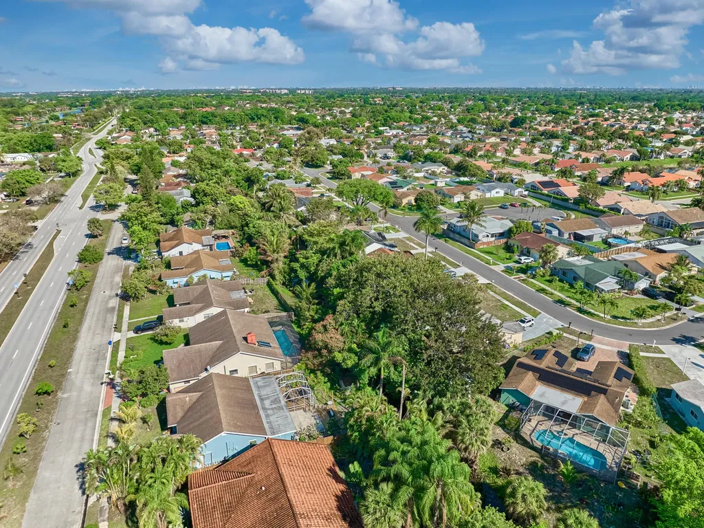 9020 SW 8th Street Boca Raton FL 33433