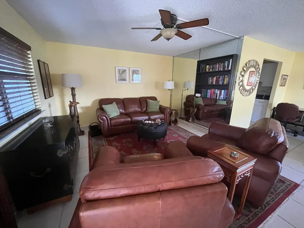 542 Monaco L Way Delray Beach FL 33446