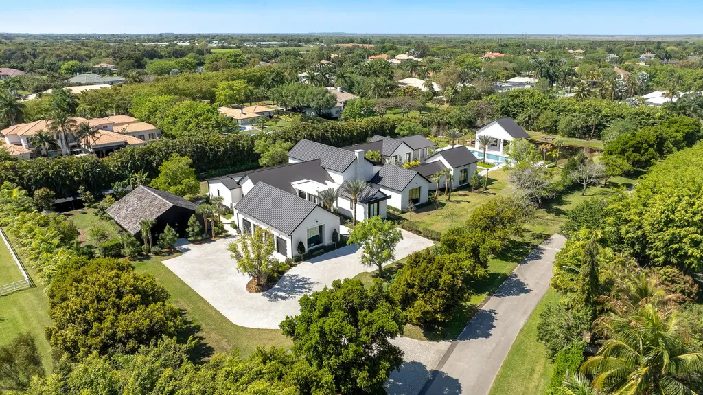 10468 El Caballo Court Delray Beach FL 33446