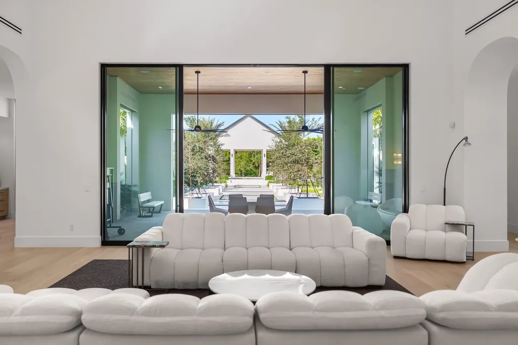 10468 El Caballo Court Delray Beach FL 33446
