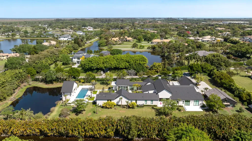 10468 El Caballo Court Delray Beach FL 33446