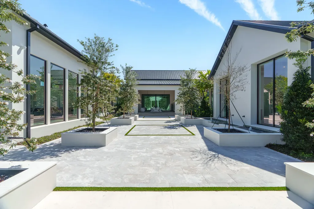 10468 El Caballo Court Delray Beach FL 33446