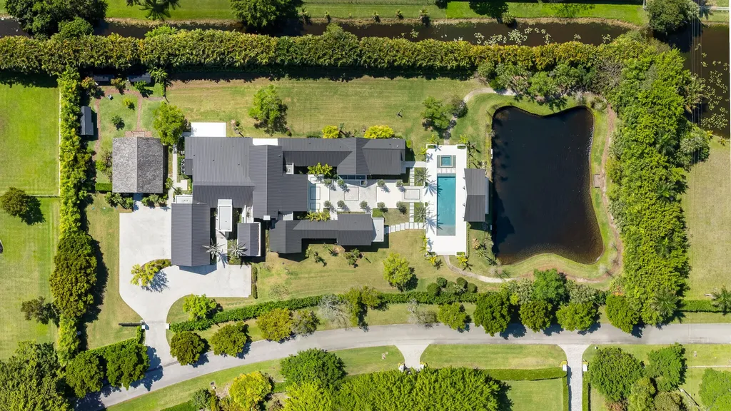 10468 El Caballo Court Delray Beach FL 33446