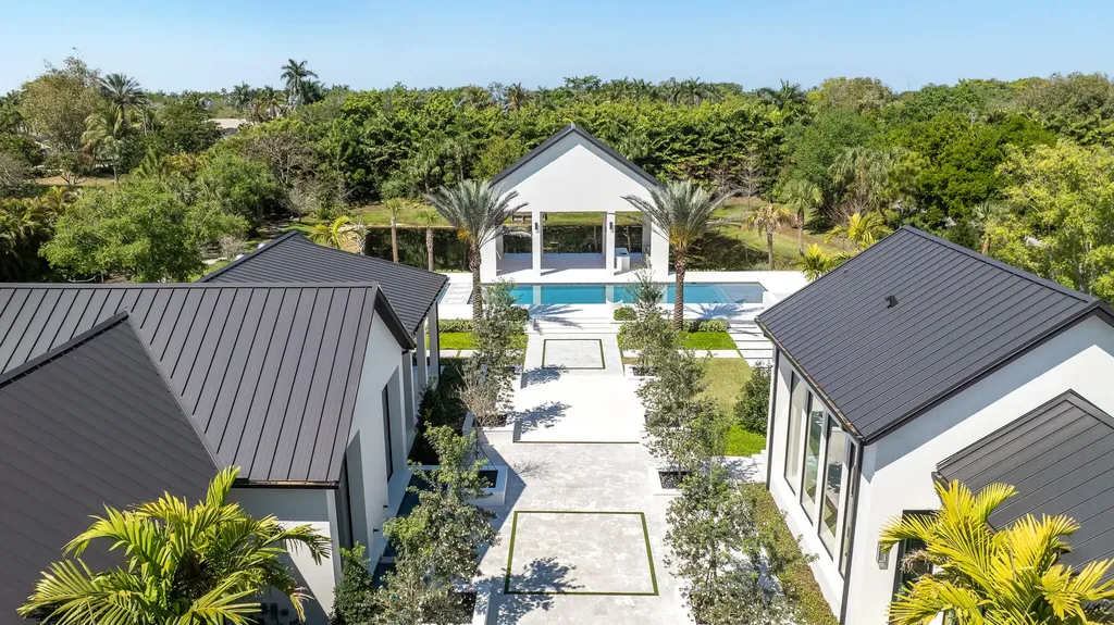 10468 El Caballo Court Delray Beach FL 33446