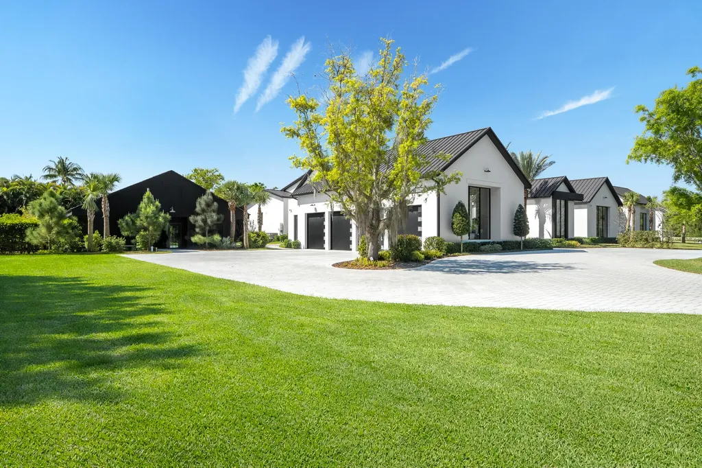 10468 El Caballo Court Delray Beach FL 33446