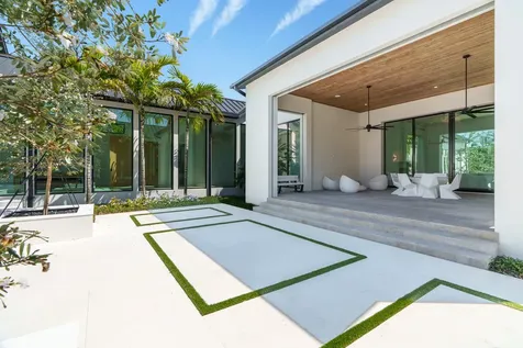 10468 El Caballo Court Delray Beach FL 33446