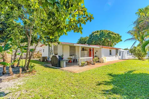 281 NE 46th Street Deerfield Beach FL 33064